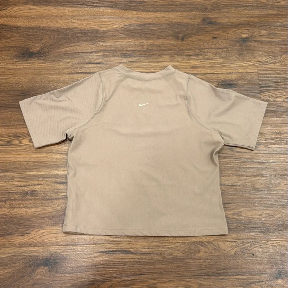 NIKE Athletic Top